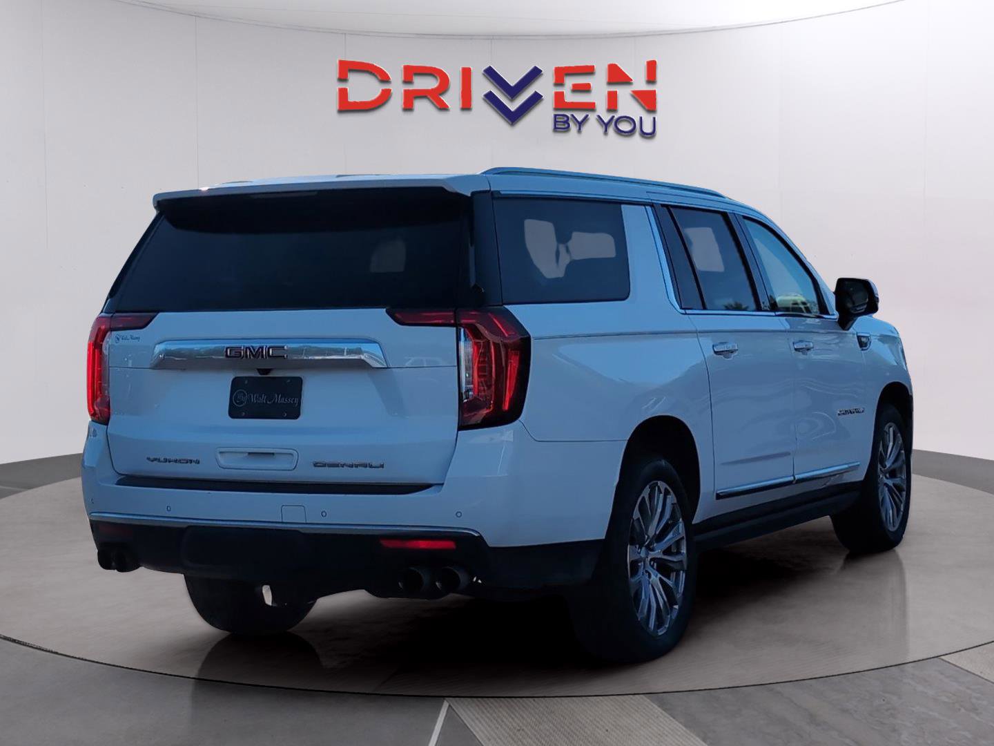 Used 2023 GMC Yukon XL Denali image 5