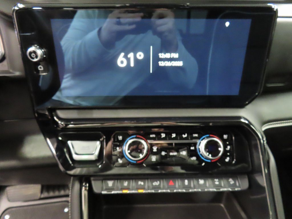 Used 2025 GMC Sierra 2500 AT4X image 13