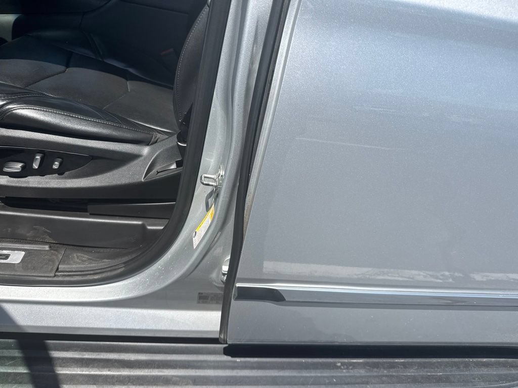 Used 2019 Cadillac Escalade ESV Luxury AWD/4WD image 13