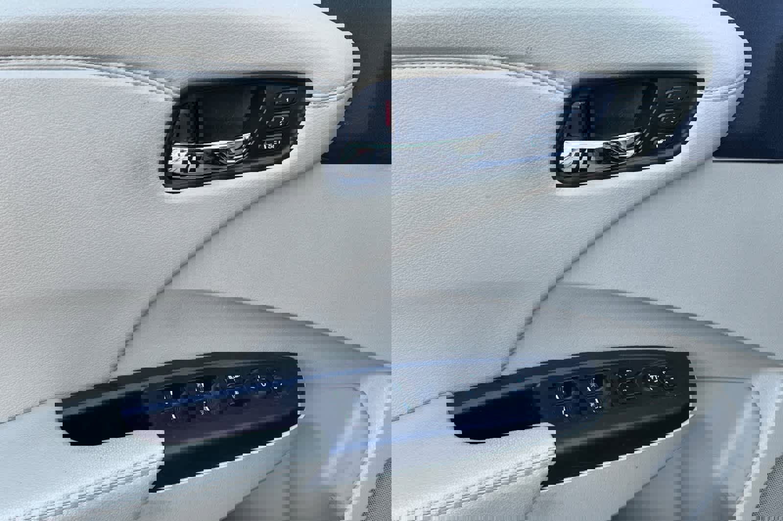 Used 2015 Acura RDX AWD w/ Technology Package image 13