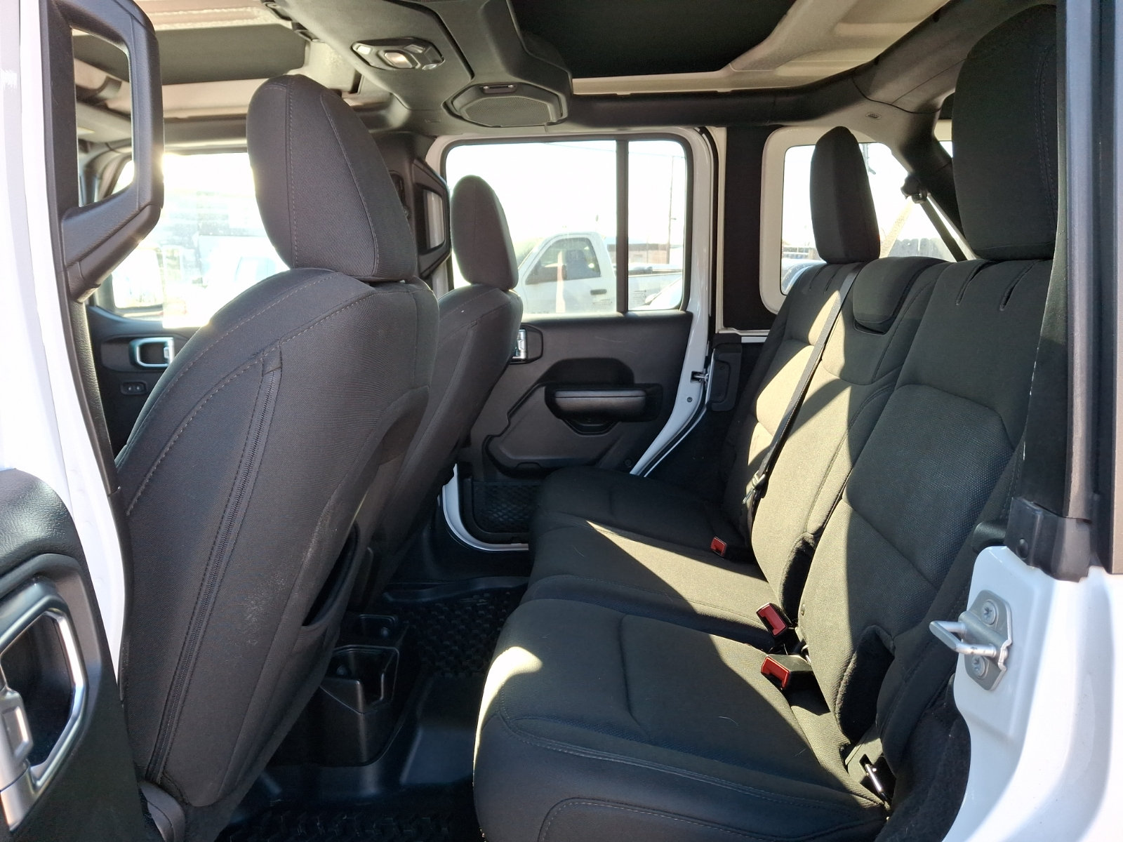 Used 2018 Jeep Wrangler Unlimited Sport S AWD/4WD image 10