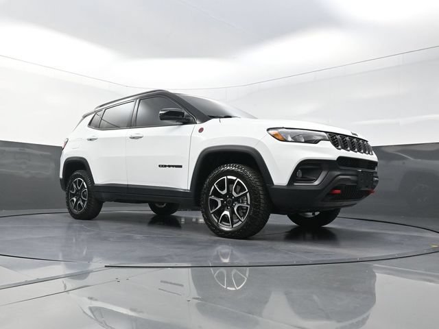 Used 2026 Jeep Compass Trailhawk AWD/4WD image 19