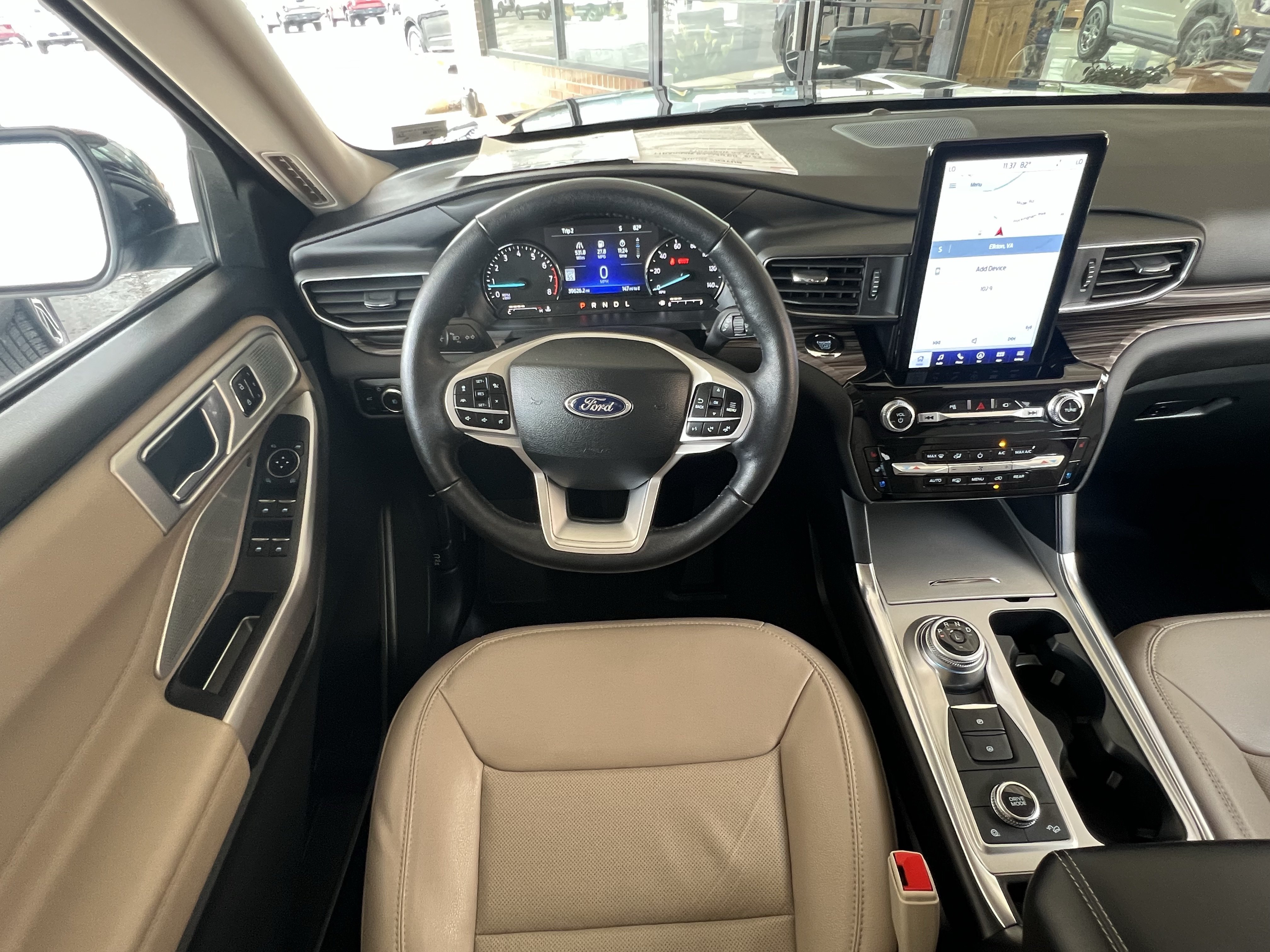 Used 2023 Ford Explorer Limited w/ Limited Technology Package AWD/4WD image 12