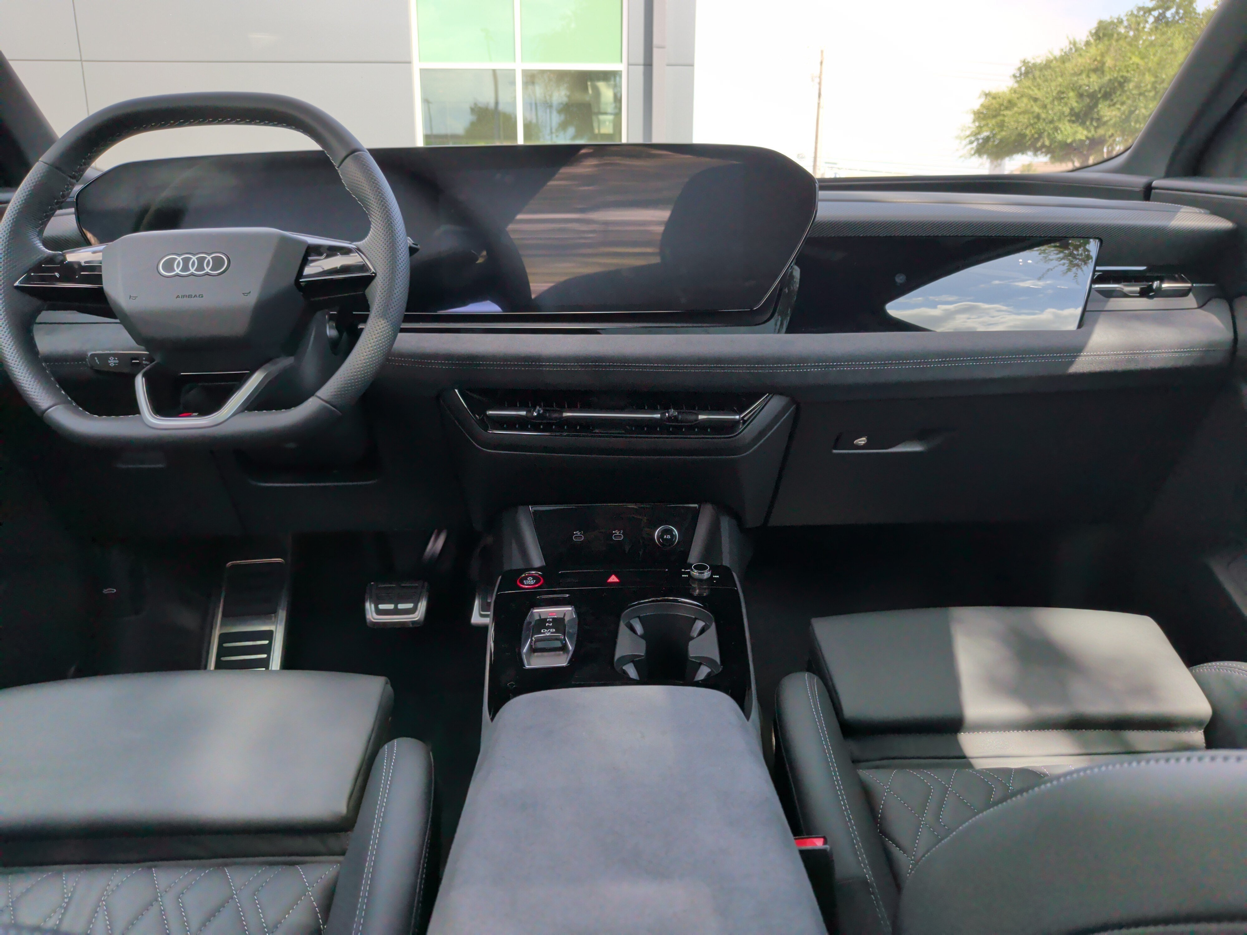 Certified 2025 Audi A6 e-tron Premium Plus w/ Premium Plus AWD/4WD image 30