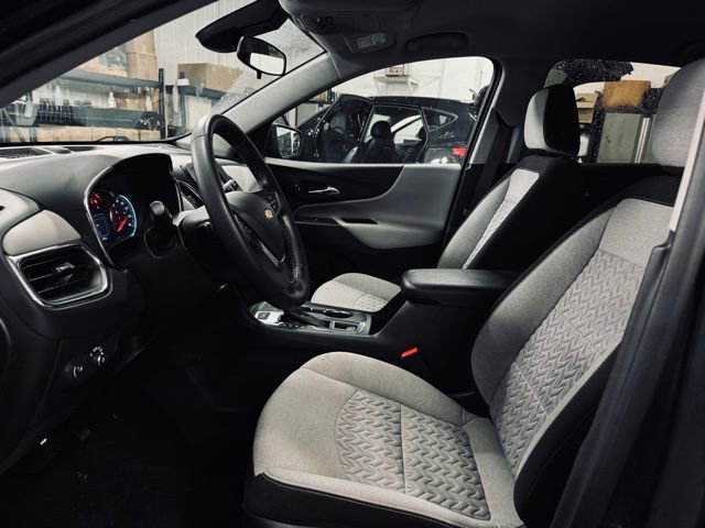 Used 2023 Chevrolet Equinox LT w/ Driver Convenience Package image 17