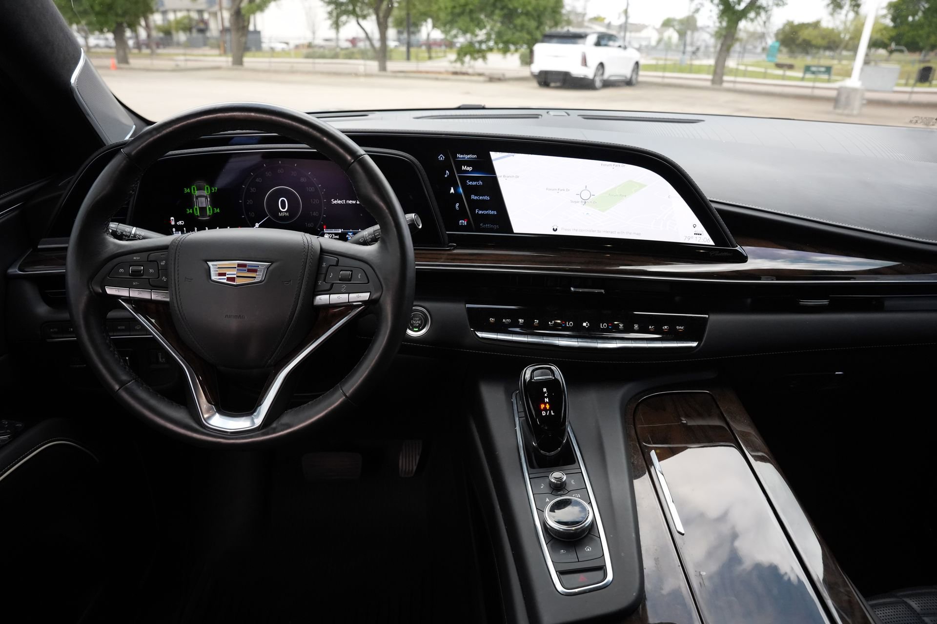 Used 2022 Cadillac Escalade Sport Platinum image 9