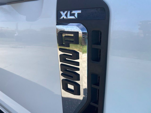 New 2026 Ford F250 XLT w/ FX4 Off-Road Package AWD/4WD image 28