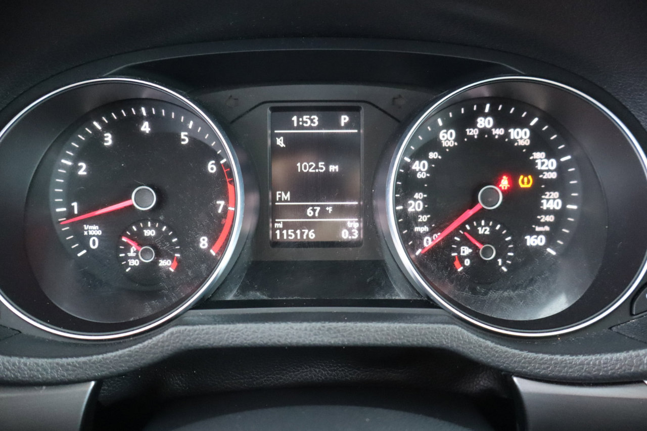 Used 2017 Volkswagen Passat 1.8T R-Line image 18