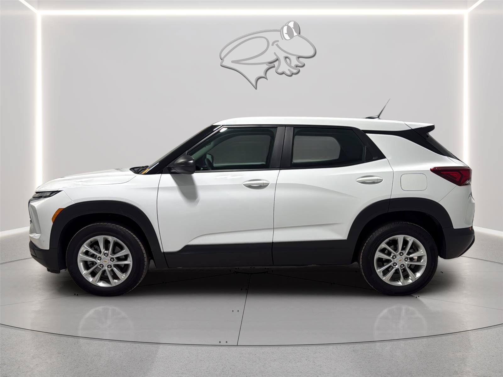 Used 2026 Chevrolet TrailBlazer LS w/ LS Confidence Package AWD/4WD image 3