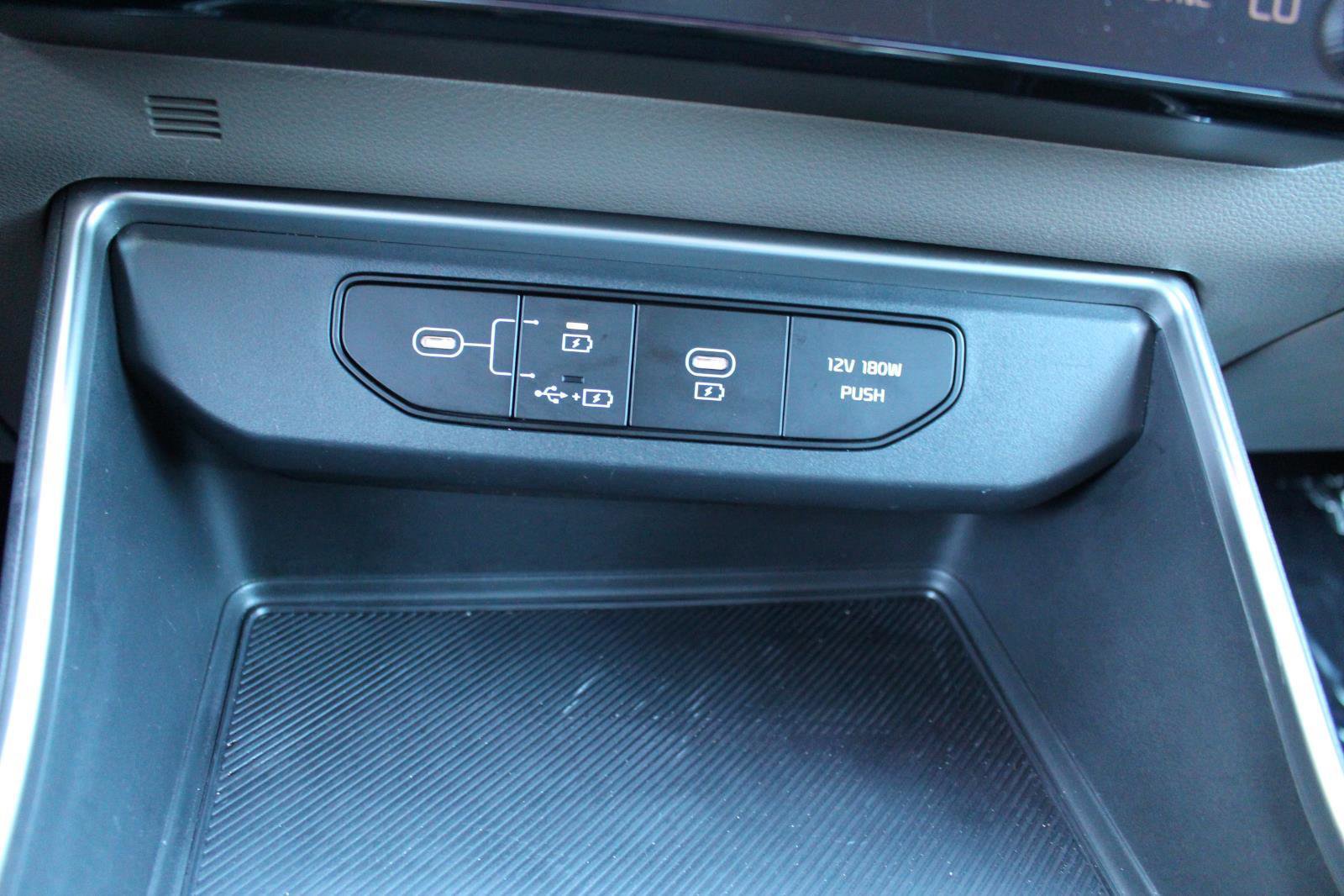 Certified 2025 Kia Carnival image 24