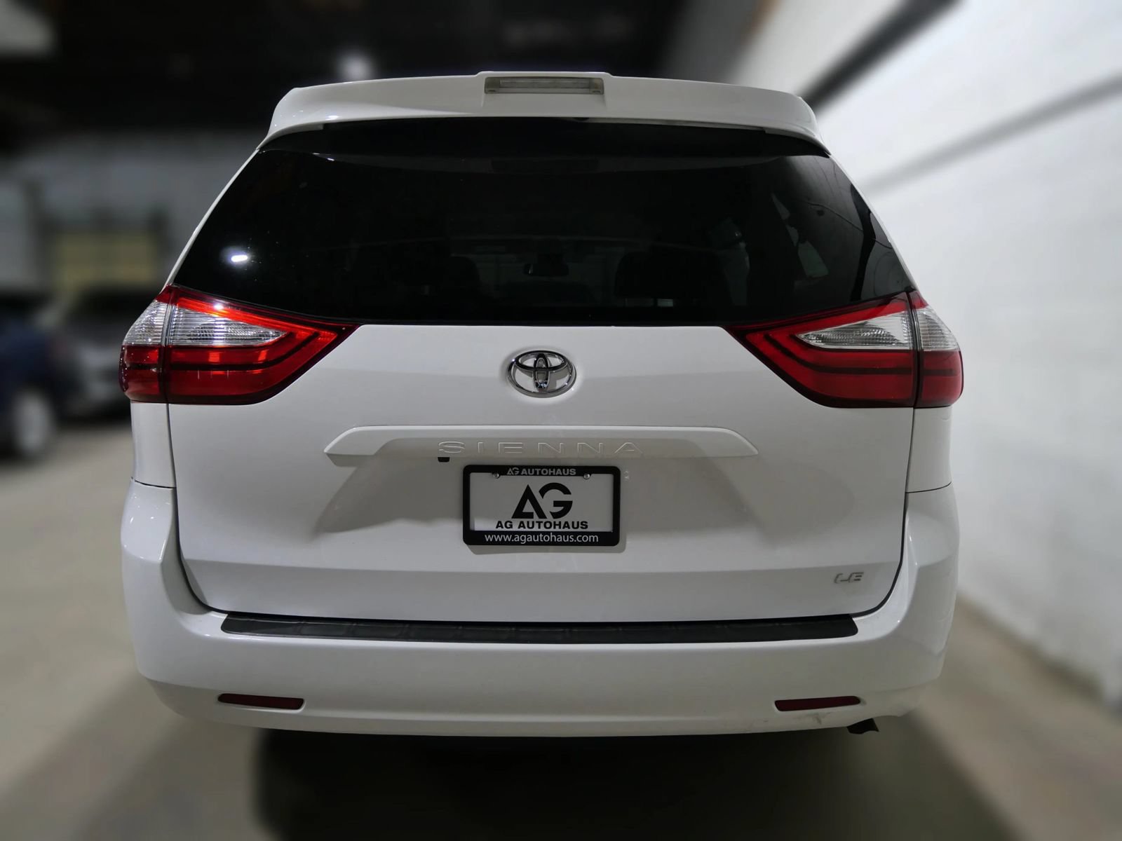 Used 2018 Toyota Sienna LE FWD image 5