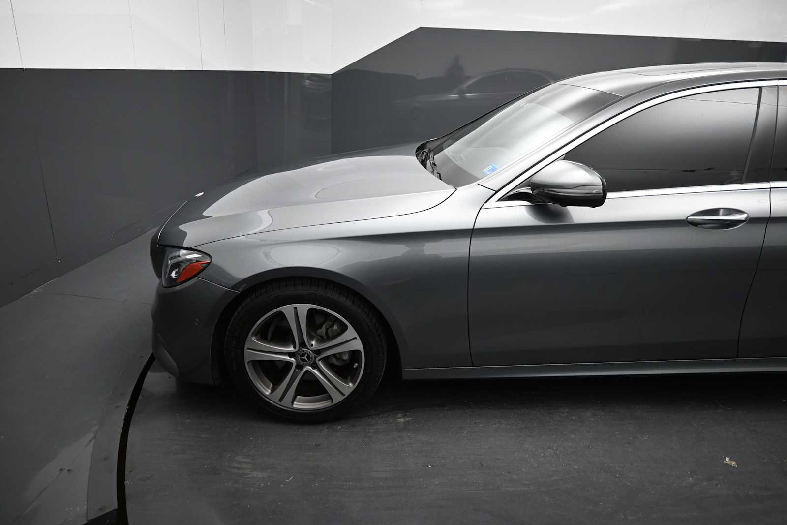 Used 2019 Mercedes-Benz E 300 4MATIC image 17