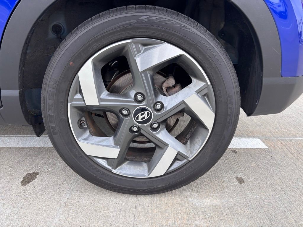 Used 2023 Hyundai Venue Limited w/ Cargo Package image 11