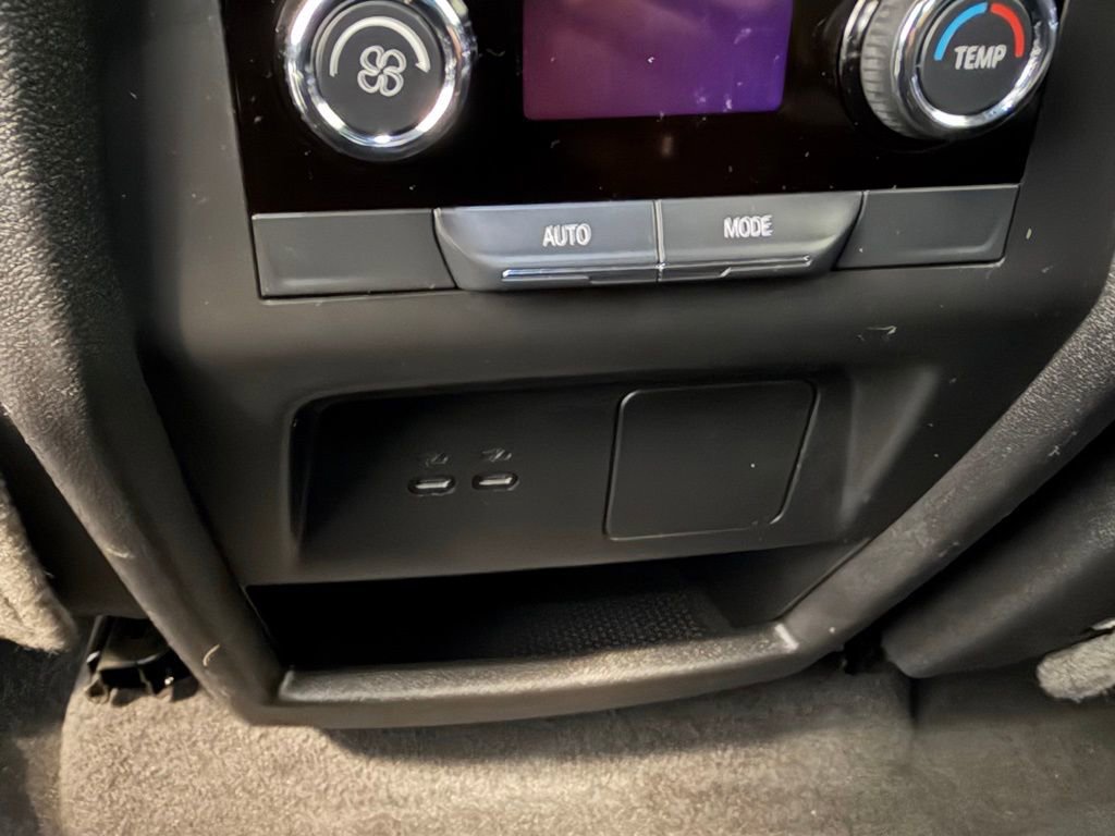 Used 2025 Chevrolet Traverse LT image 30