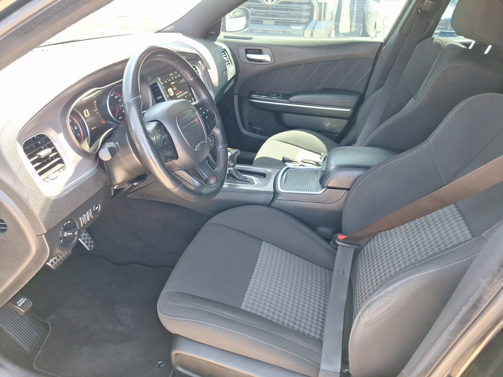 Used 2023 Dodge Charger Scat Pack w/ Harman/Kardon Audio Group RWD image 15