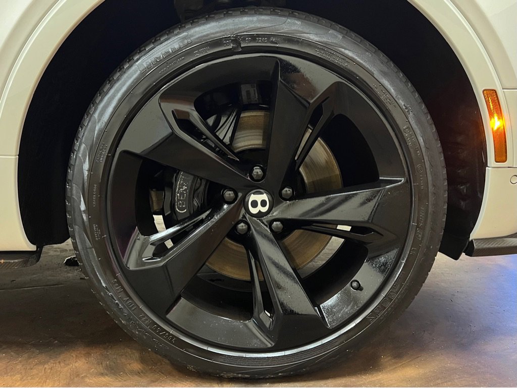 Used 2019 Bentley Bentayga image 15
