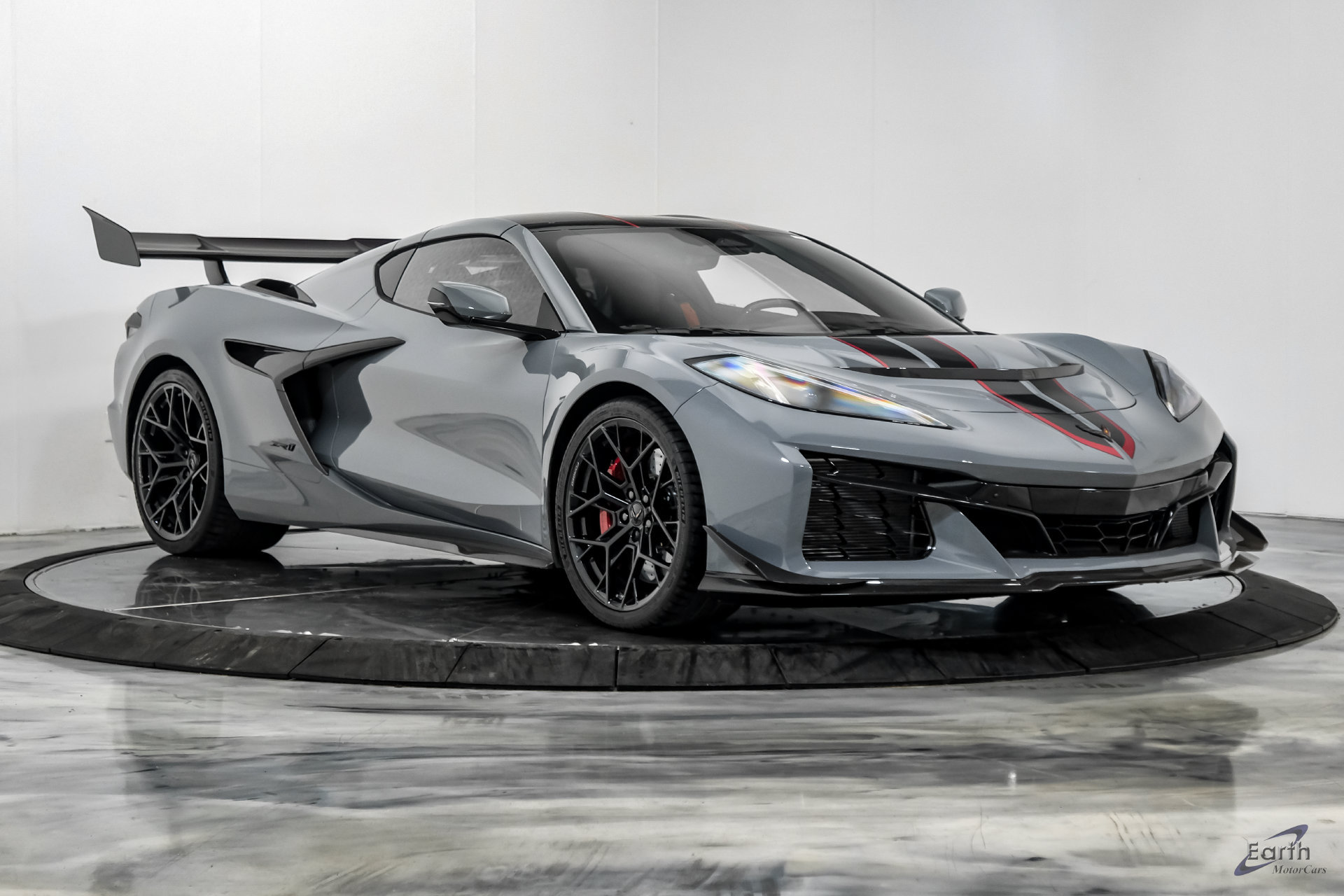 Used 2025 Chevrolet Corvette ZR1 w/ ZR1 Carbon Fiber Aero Package RWD image 32