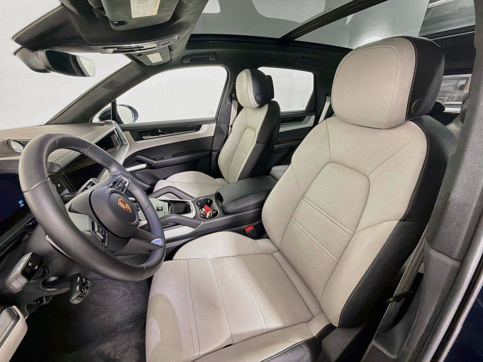 Certified 2026 Porsche Cayenne GTS w/ Premium Package Plus AWD/4WD image 5