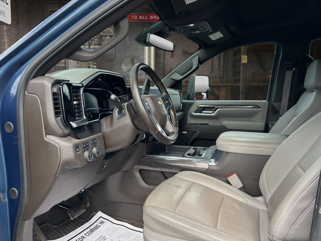 Certified 2025 Chevrolet Silverado 3500 LTZ w/ LTZ Plus Package image 13