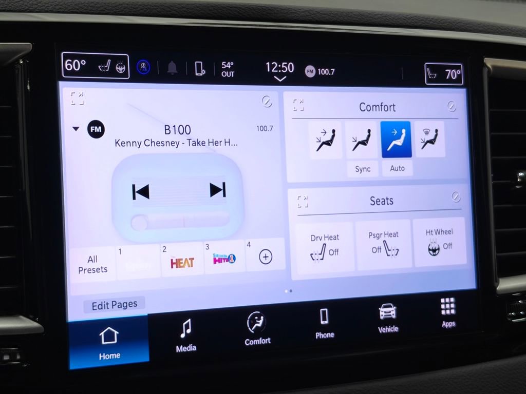 Used 2024 Chrysler Pacifica Touring-L image 6