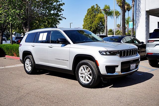 Used 2023 Jeep Grand Cherokee L Laredo RWD image 6