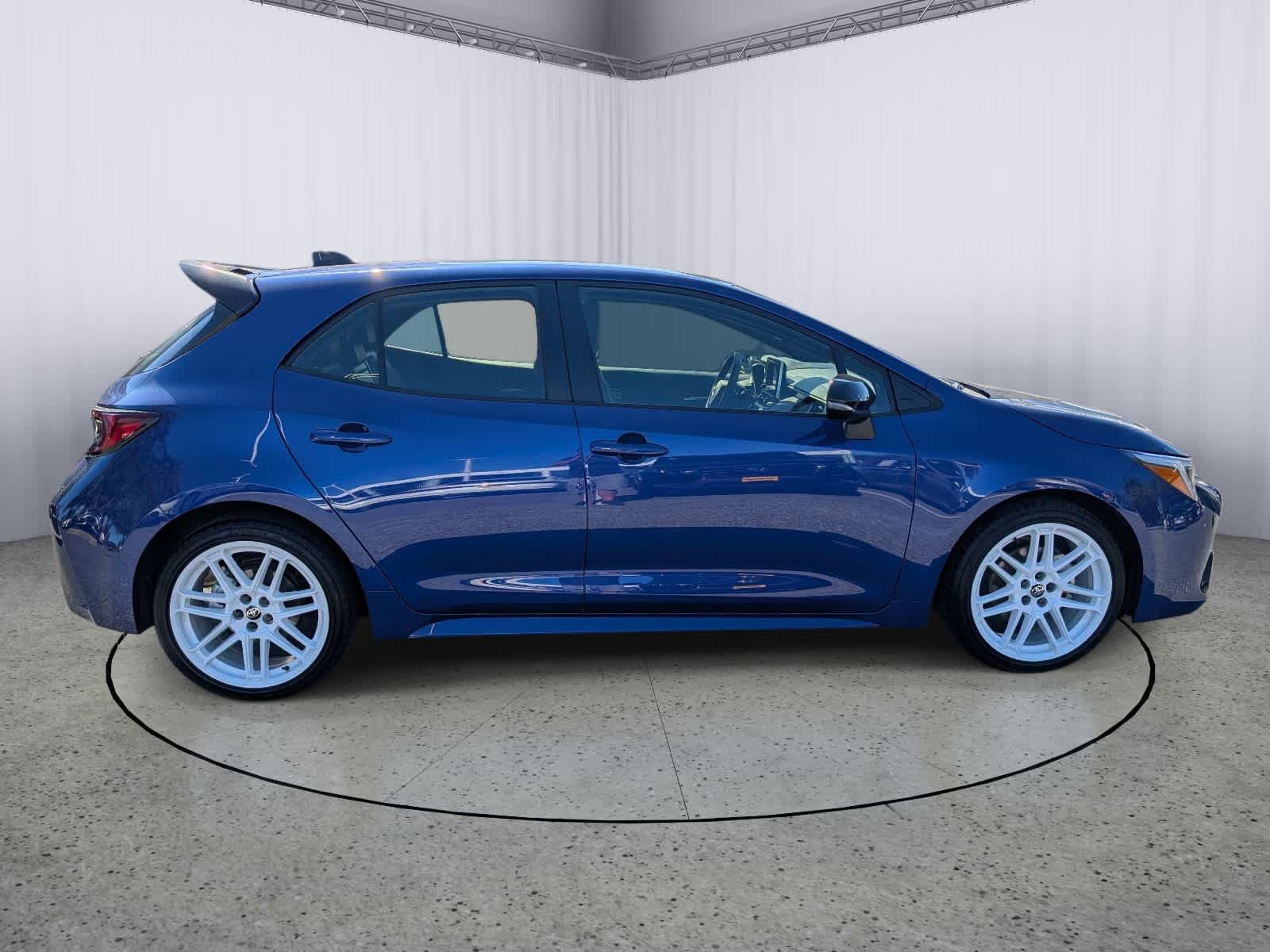 Used 2026 Toyota Corolla SE FWD image 2