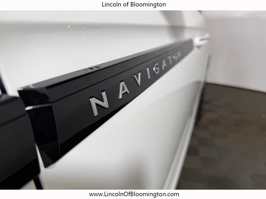New 2025 Lincoln Navigator L Black Label image 15
