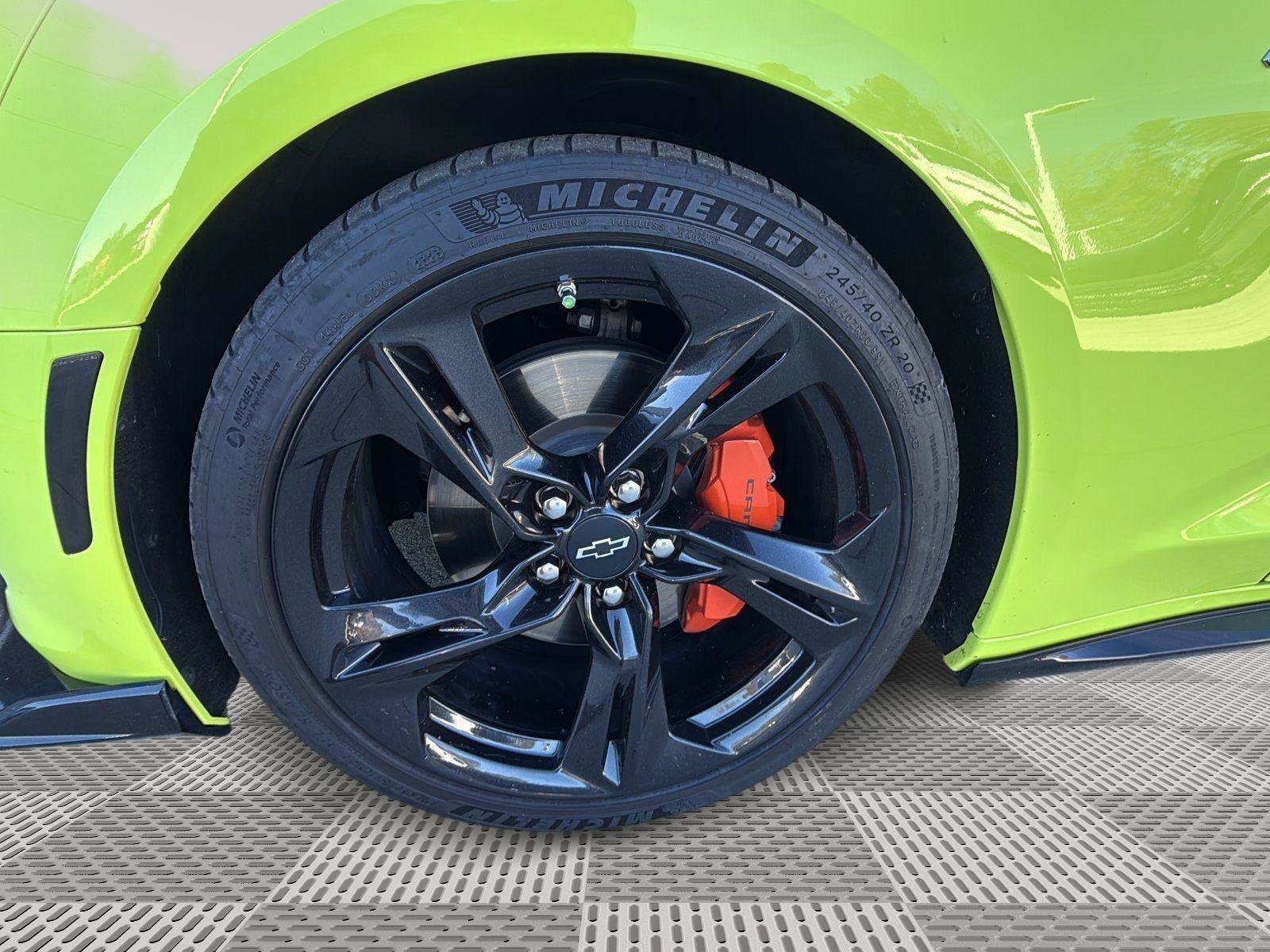 Used 2021 Chevrolet Camaro LT w/ RS Package image 9