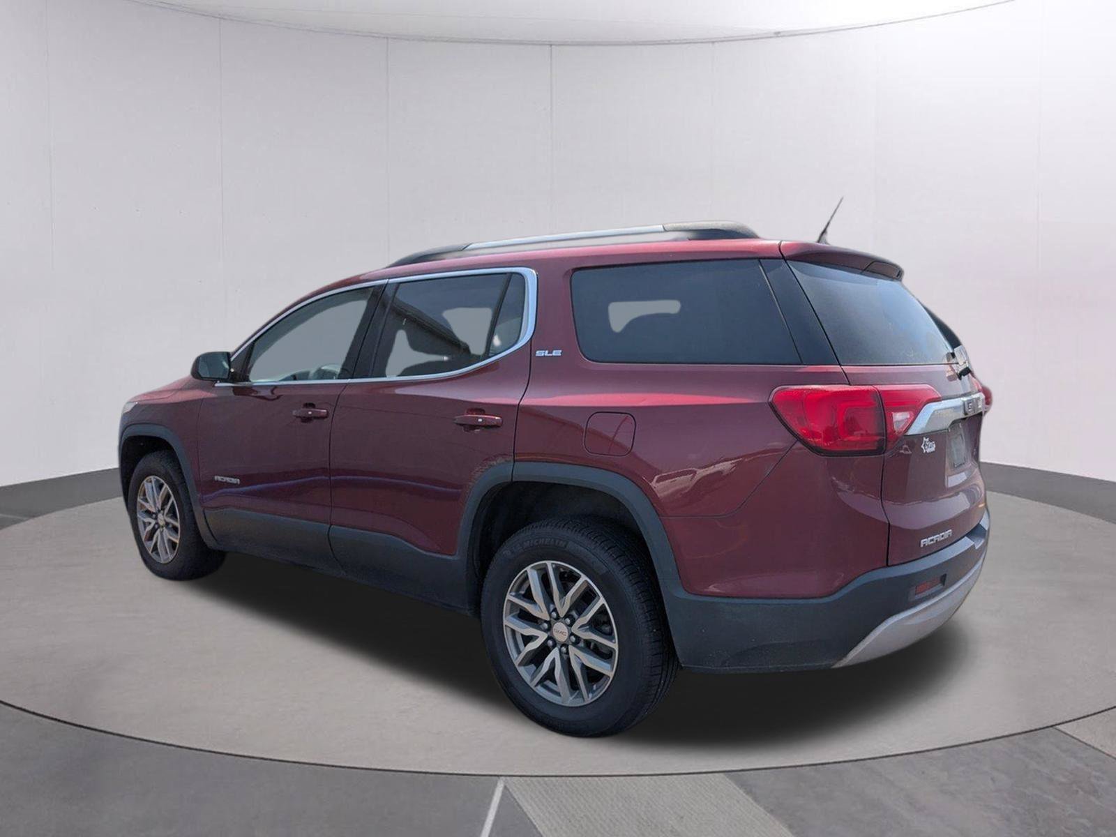 Used 2018 GMC Acadia SLE FWD image 3