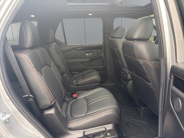 Used 2025 Honda Pilot TrailSport image 16
