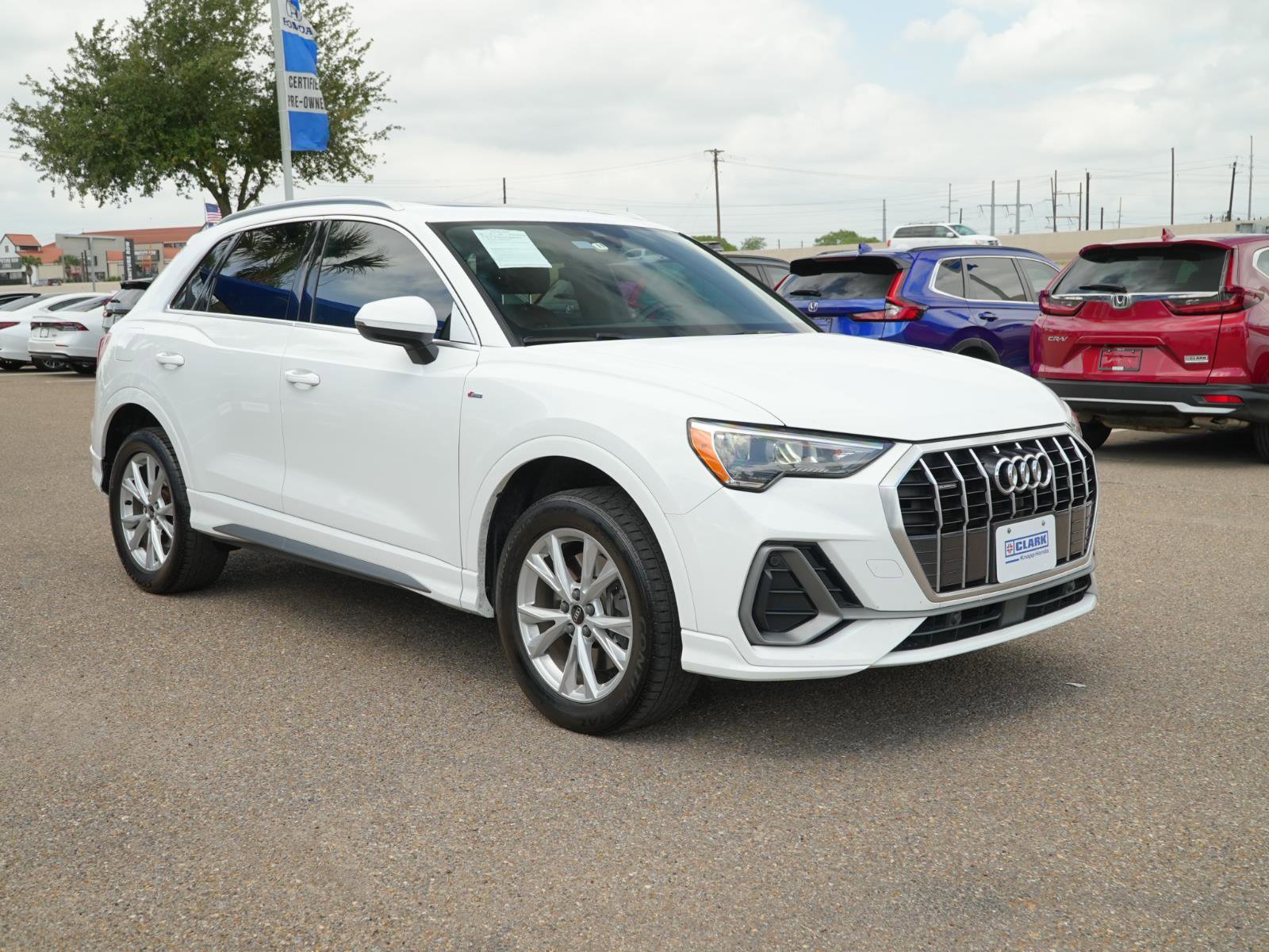 Used 2022 Audi Q3 2.0T Premium image 3