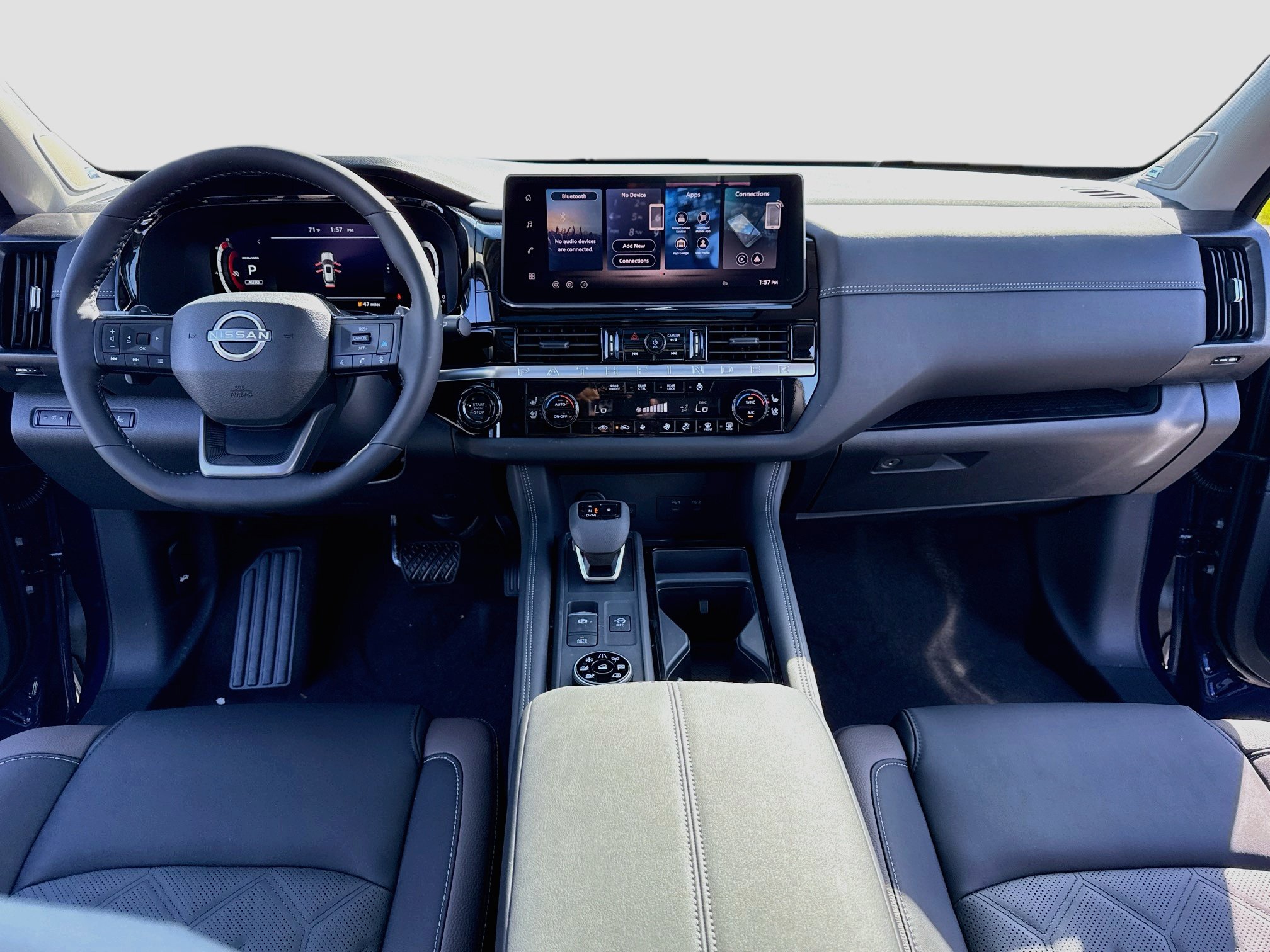New 2026 Nissan Pathfinder Platinum AWD/4WD image 3