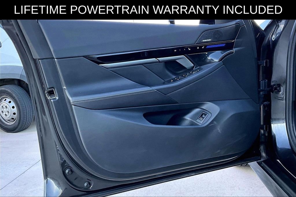 Used 2025 BMW 530i xDrive image 23