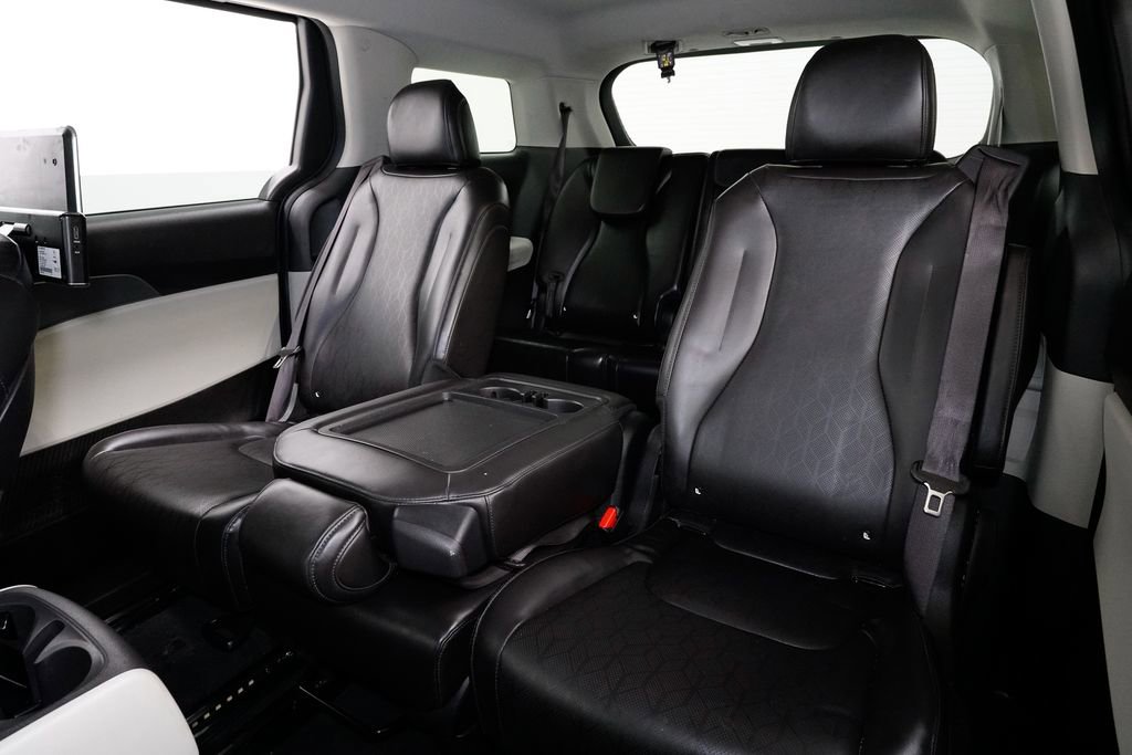 Certified 2022 Kia Carnival LX image 20