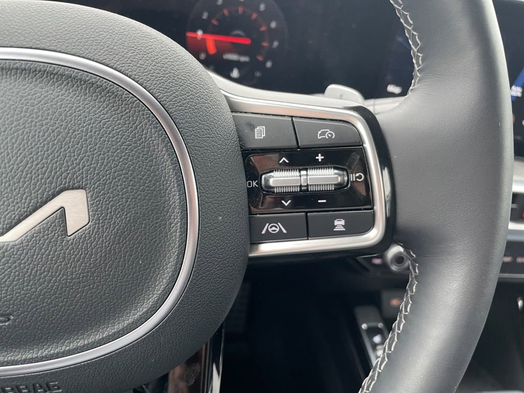 Used 2025 Kia Sorento SX Prestige image 9
