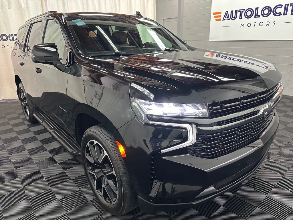 Used 2022 Chevrolet Tahoe RST w/ Luxury Package AWD/4WD image 2