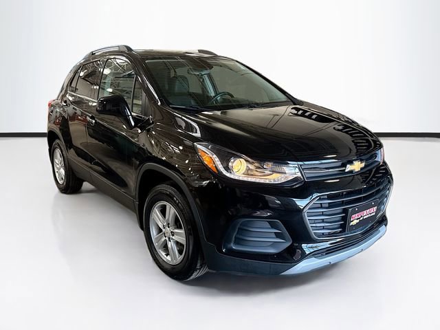 Used 2020 Chevrolet Trax LT w/ Driver Confidence Package image 3