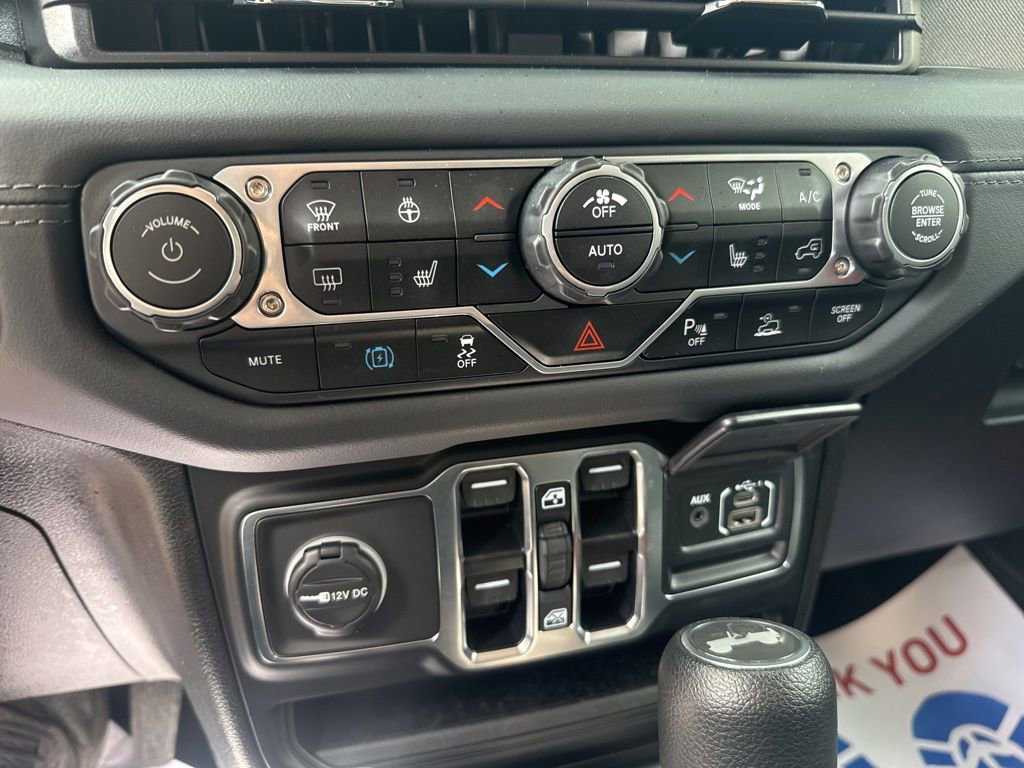 Used 2025 Jeep Wrangler Unlimited Sahara w/ Safety Group image 31