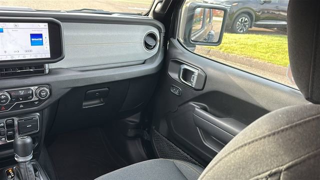 Used 2024 Jeep Wrangler Unlimited w/ Convenience Group image 23