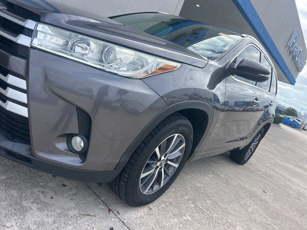 Used 2018 Toyota Highlander XLE image 4