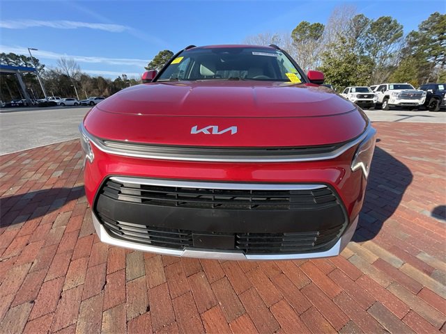 Used 2024 Kia Niro EX image 3