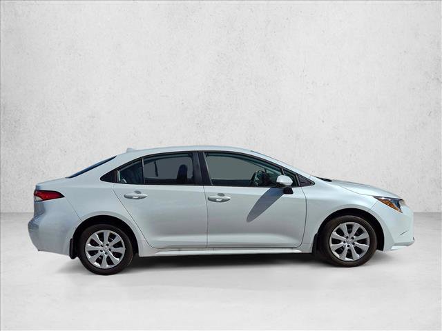 Used 2025 Toyota Corolla LE FWD image 4