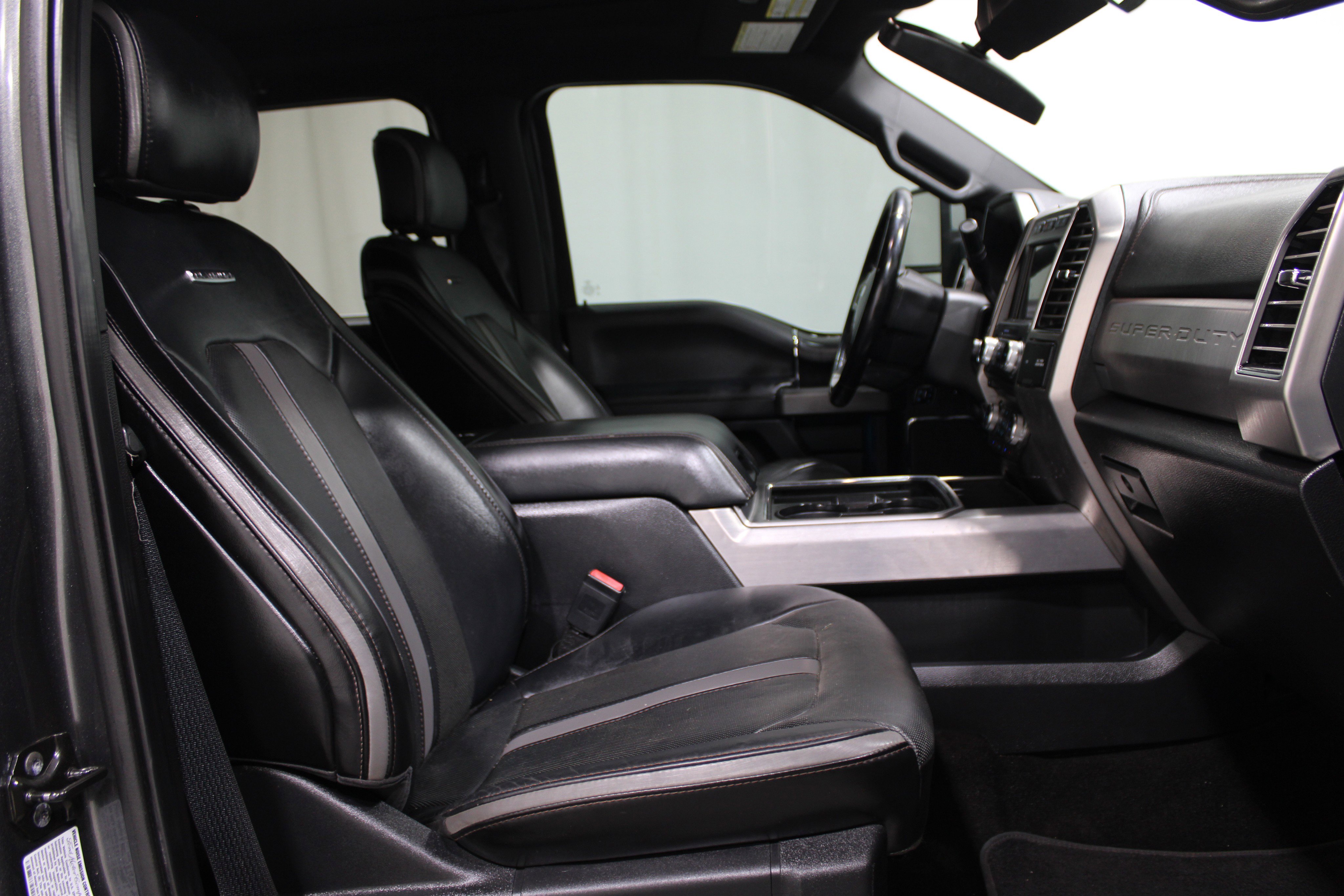 Used 2018 Ford F450 Platinum w/ Platinum Ultimate Package AWD/4WD image 24