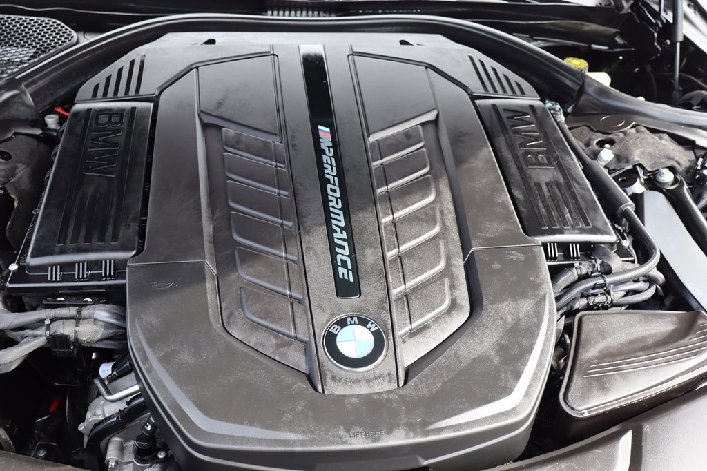 Used 2018 BMW M760i xDrive AWD/4WD image 55
