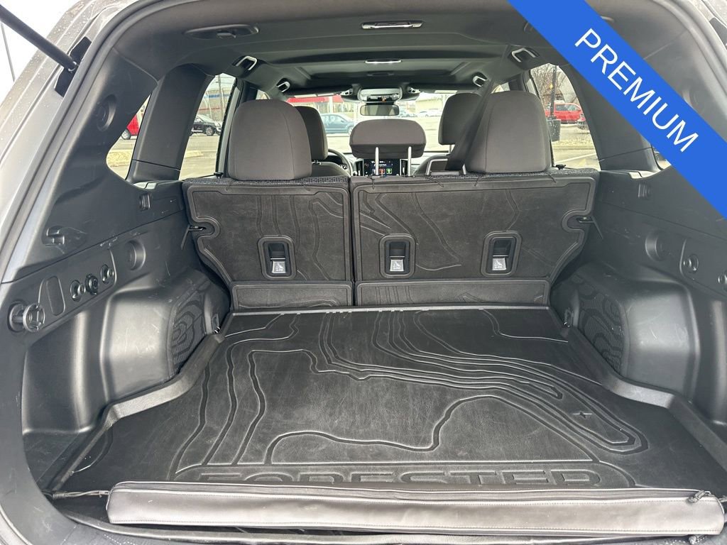 Used 2025 Subaru Forester Premium image 28