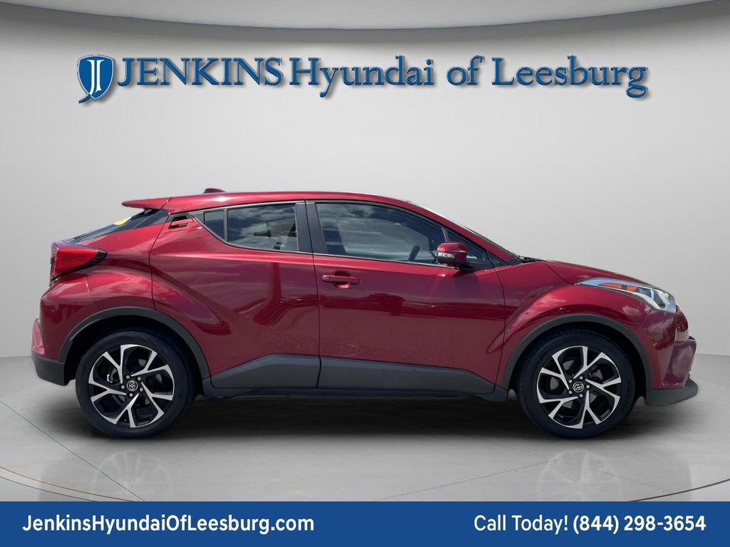Used 2019 Toyota C-HR XLE image 3