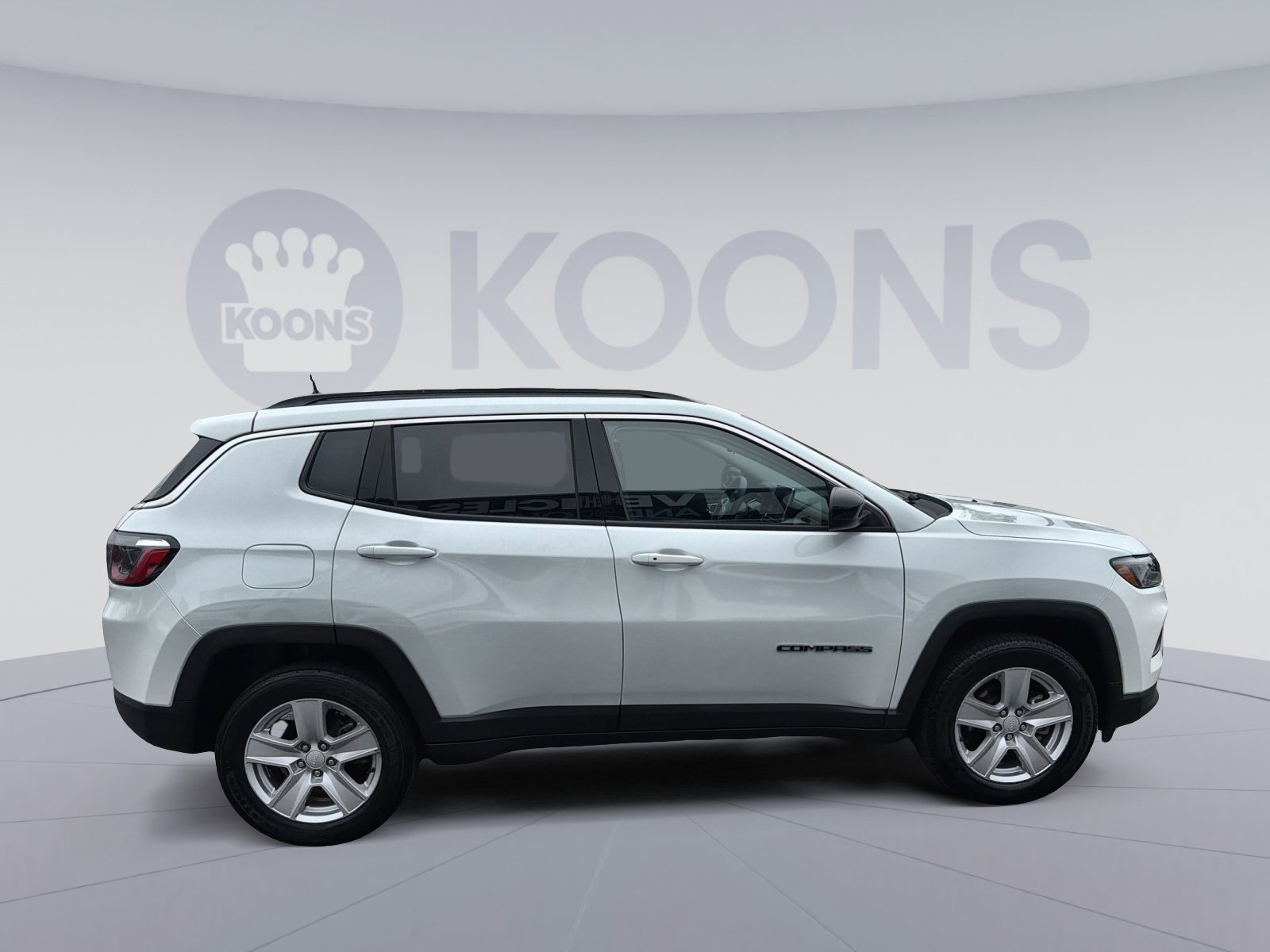 Used 2022 Jeep Compass Latitude image 8