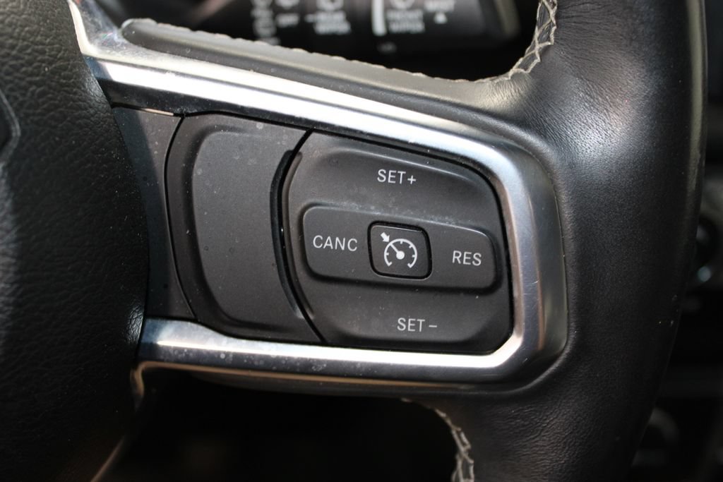 Used 2018 Jeep Wrangler Unlimited Sahara AWD/4WD image 24
