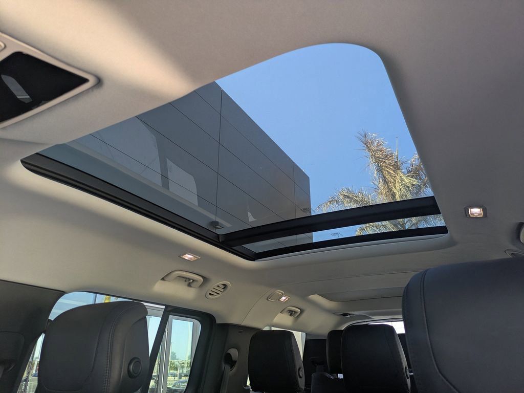 Used 2023 Land Rover Defender 130 First Edition image 22