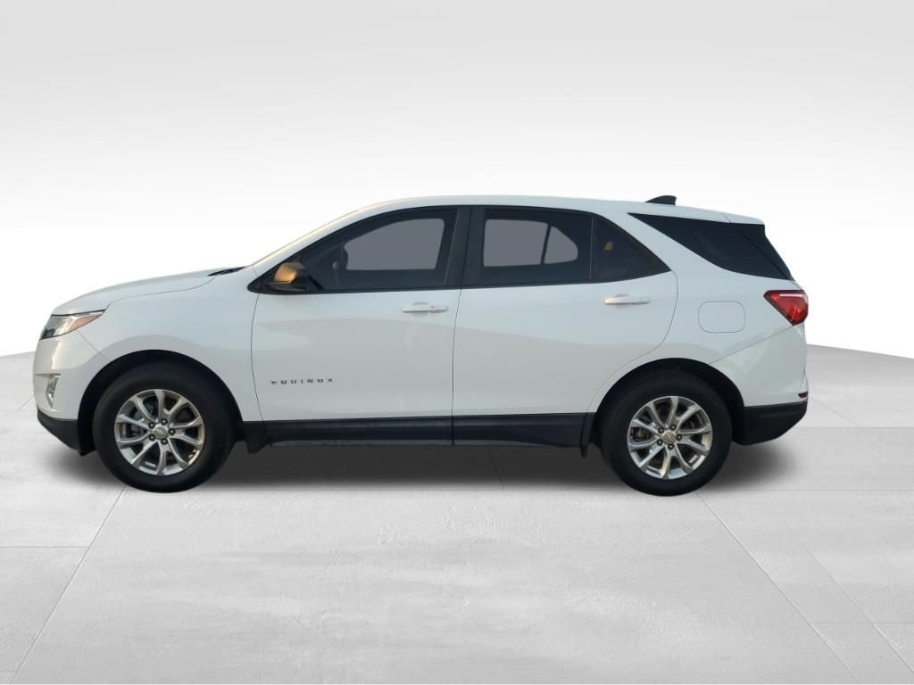 Used 2021 Chevrolet Equinox LS w/ LS Convenience Package AWD/4WD image 2
